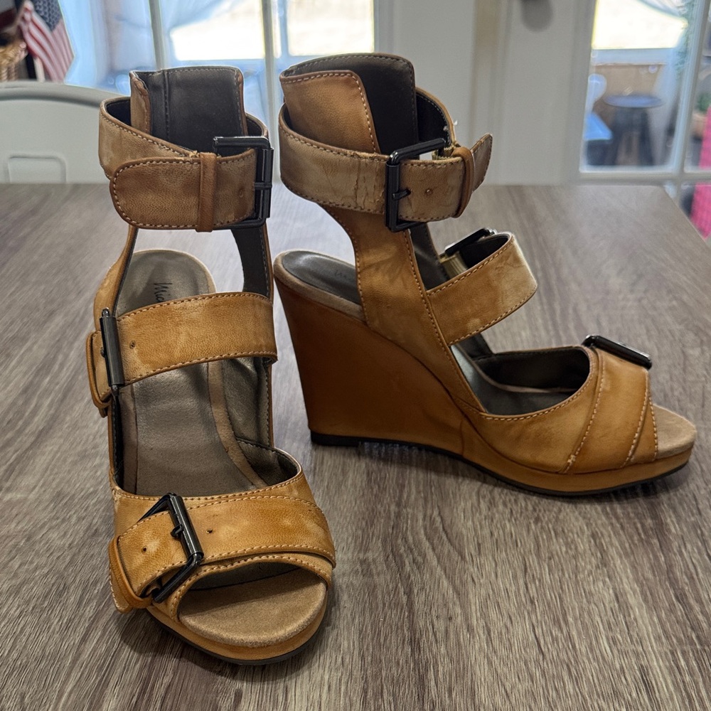 Michael Antonio Wedge Sandals Size 6